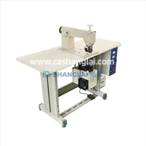 Ultrasonic sealing machine